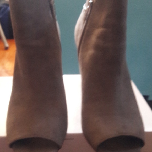 Marc Jacobs Heel - Picture 6 of 7